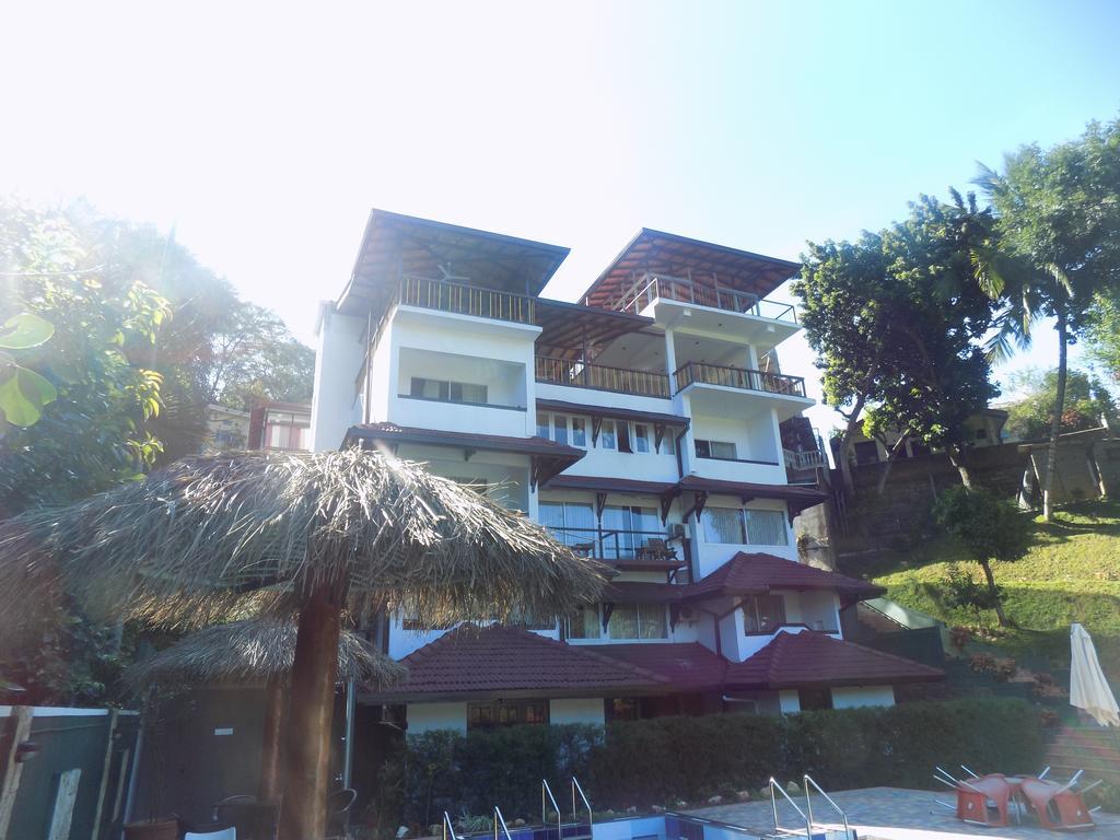 Kandyan Hotel ภายนอก รูปภาพ