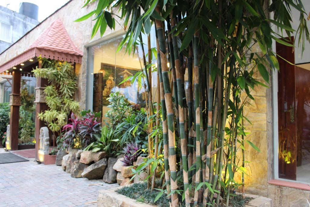 Kandyan Hotel ภายนอก รูปภาพ