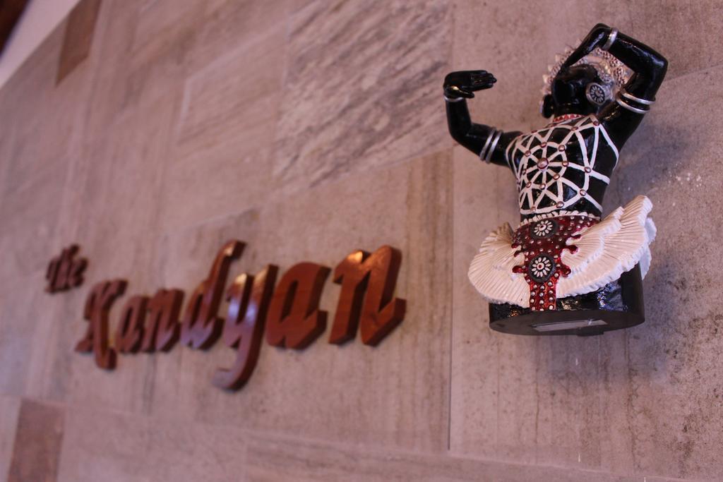 Kandyan Hotel ภายนอก รูปภาพ