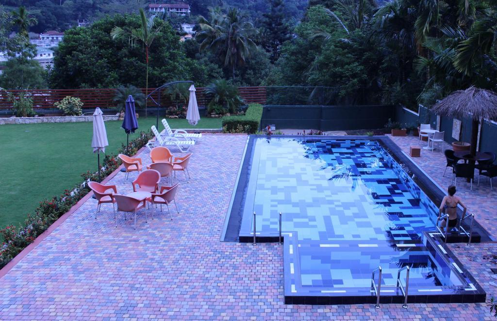 Kandyan Hotel ภายนอก รูปภาพ