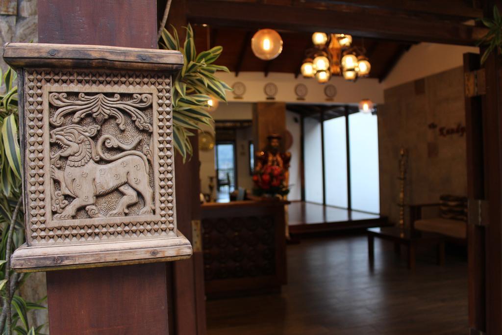 Kandyan Hotel ภายนอก รูปภาพ