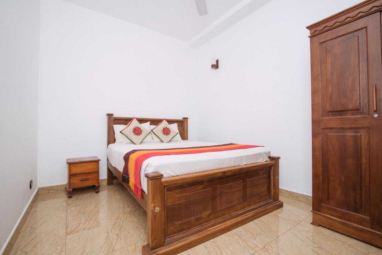 Kandyan Hotel ภายนอก รูปภาพ